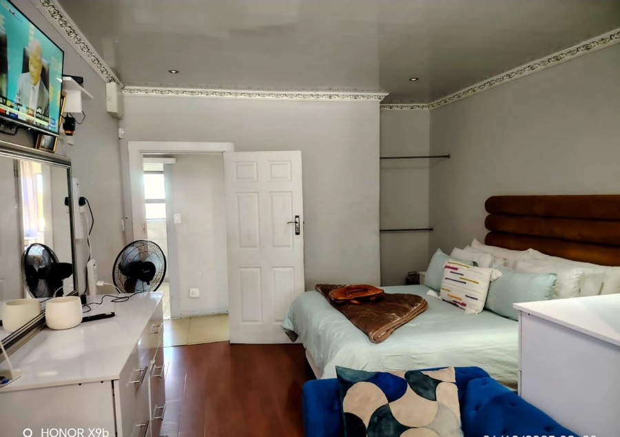 5 Bedroom Property for Sale in Amalinda Eastern Cape